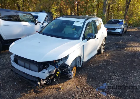 2024 Volvo Xc40 B5 Ultimate Dark Theme из США, поврежденный, VIN YV4L12UM5R2340682